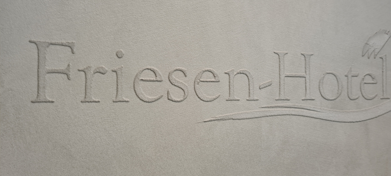 Fugenlose Wand im Friesen-Hotel in Jever