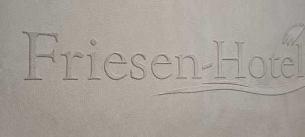 Fugenlose Wand im Friesen-Hotel in Jever