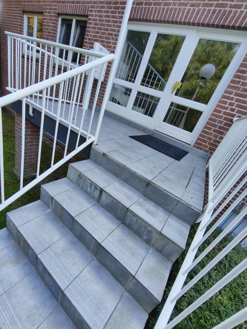 Aussentreppe Eingangstreppe renovieren Steinteppich Maler Schortens 05