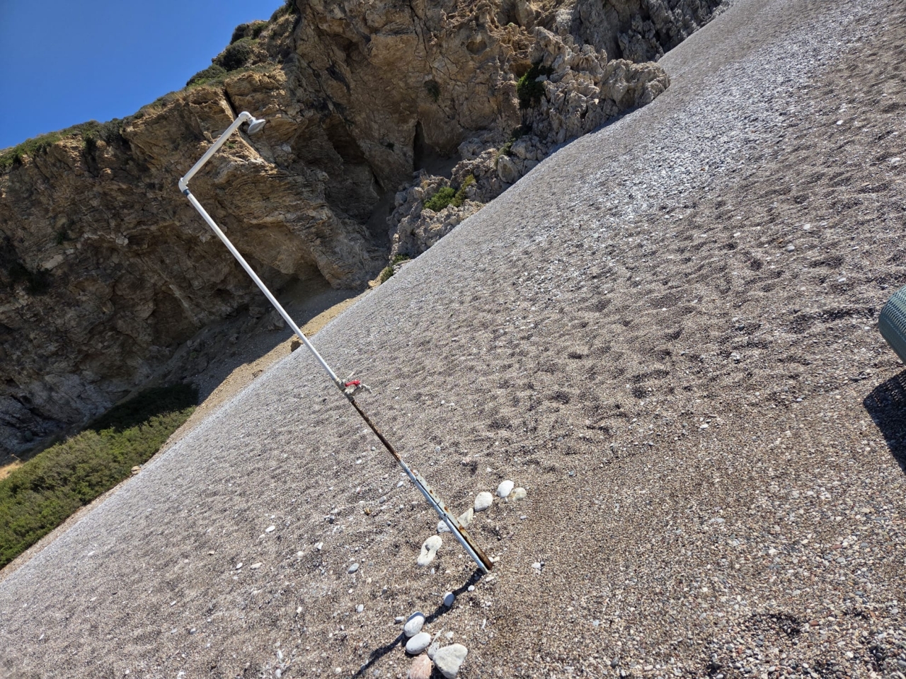 Steinteppich am Strand von Griechenland 02