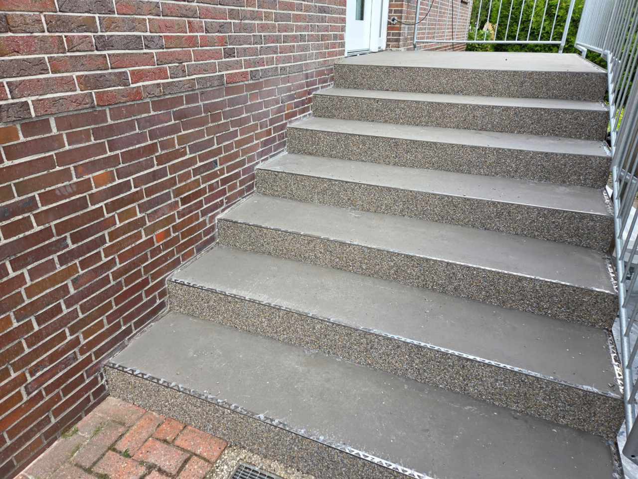 treppenretter schortens sanierung treppe steinteppich 04