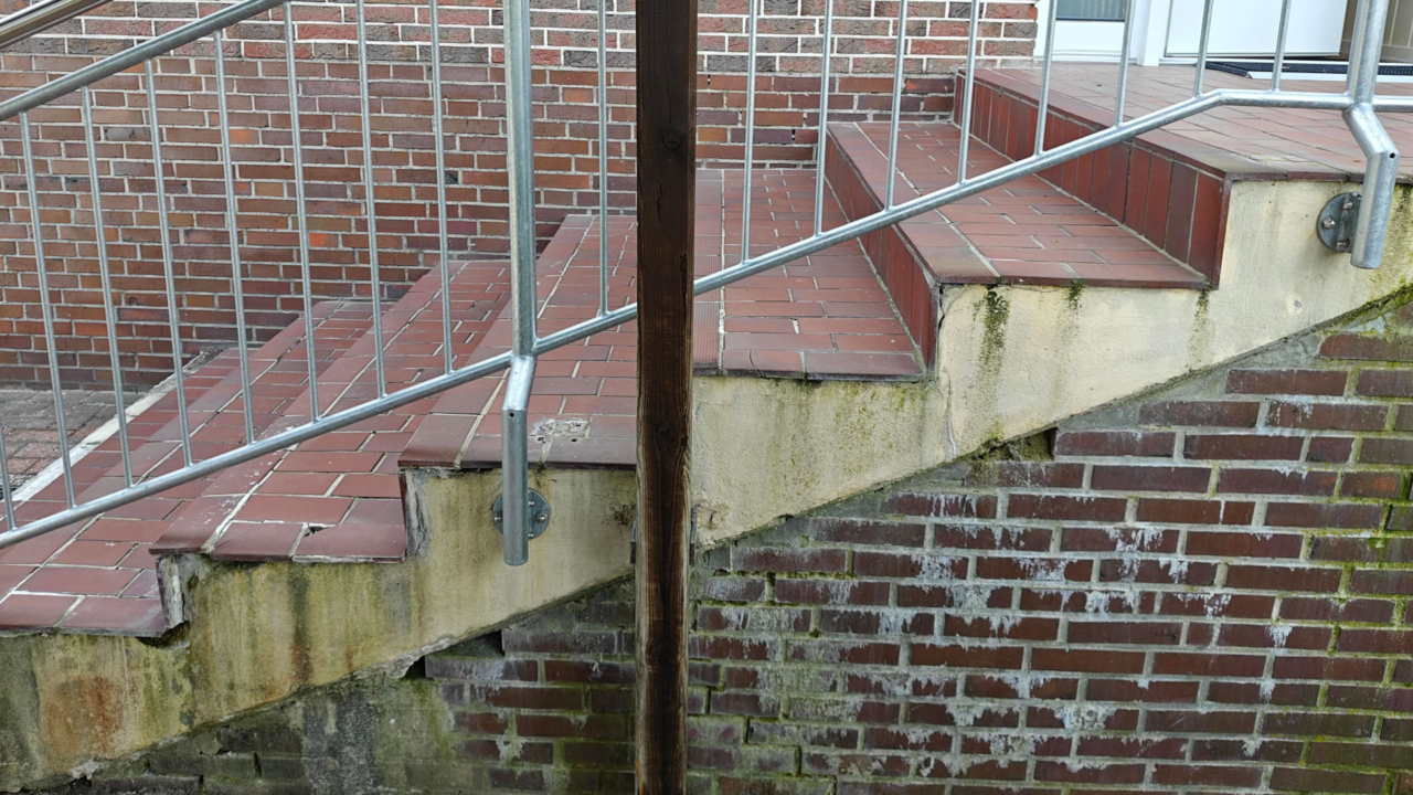 treppenretter schortens sanierung treppe steinteppich vorher 4